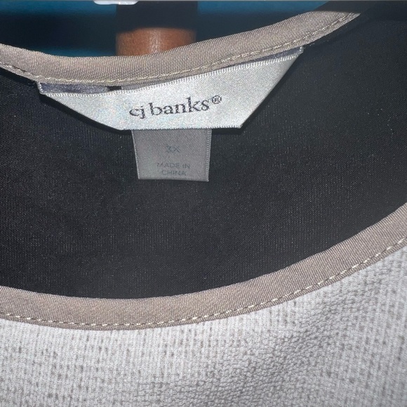 CJ Banks Top - Picture 3 of 3